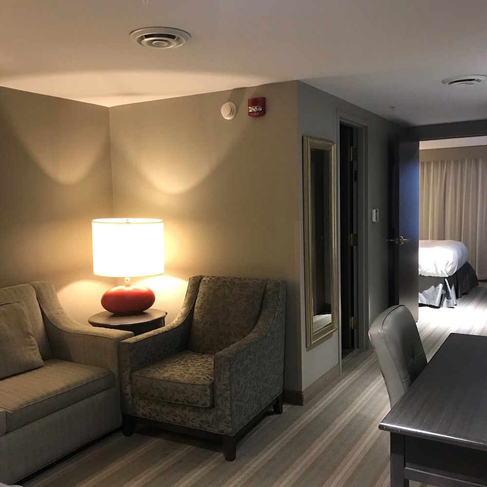 Country Inn and Suites By Radisson Bemidji MN 28/42