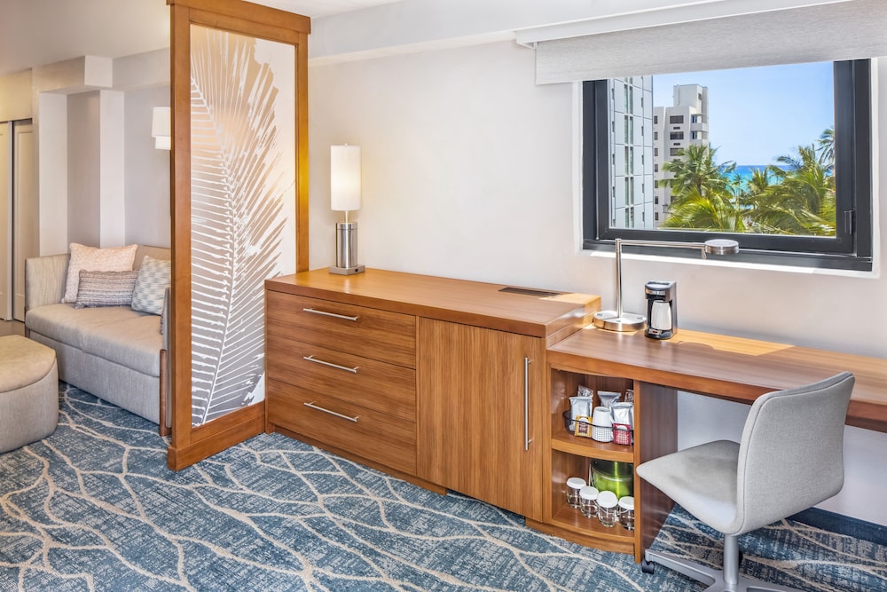Hyatt Place Waikiki Beach 15/71