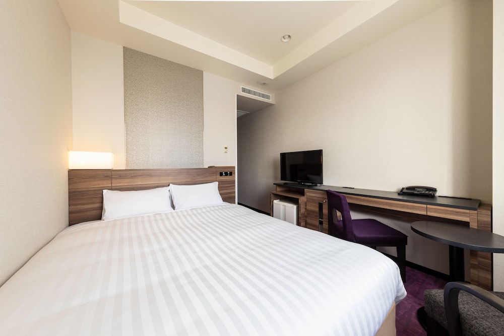 ROOM, DOUBLE BED