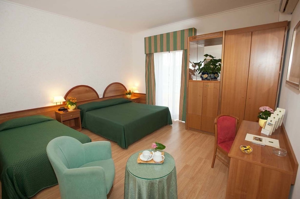Hotel L'Aquila 11/19