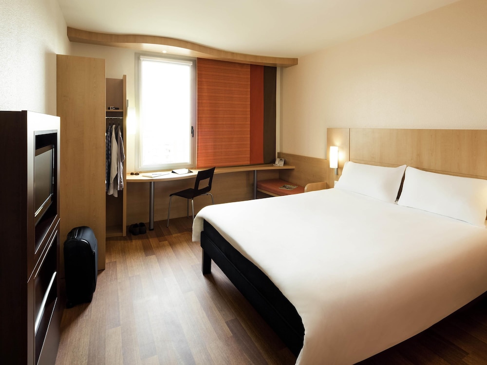 Ibis Barcelona Santa Coloma 20/43
