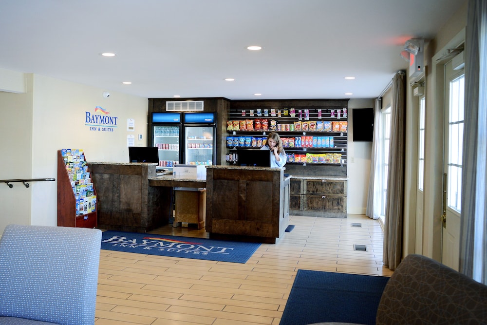 Baymont by Wyndham St. Ignace Lakefront 9/54