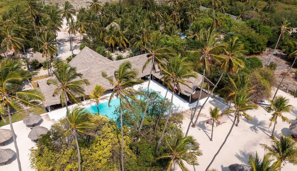 Blue Moon Resort 40/50