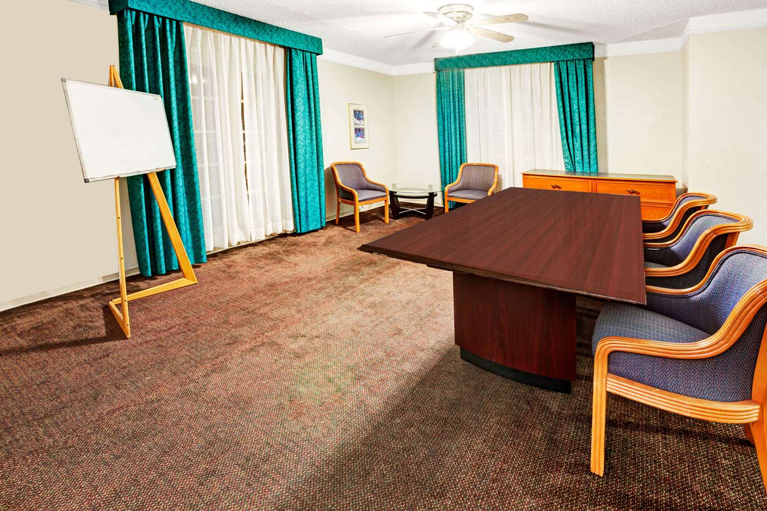 Travelodge by Wyndham North Richland Hills/Dallas/Ft Worth 17/23