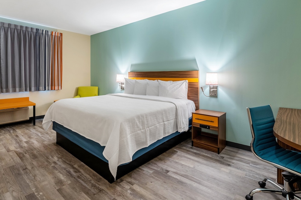 SPOT X Hotel Orlando/Intl Dr by The Red Collection 31/75