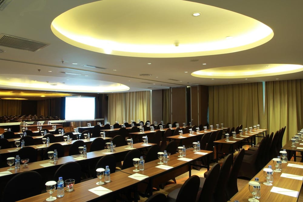 SOLL MARINA HOTEL SERPONG 57/64