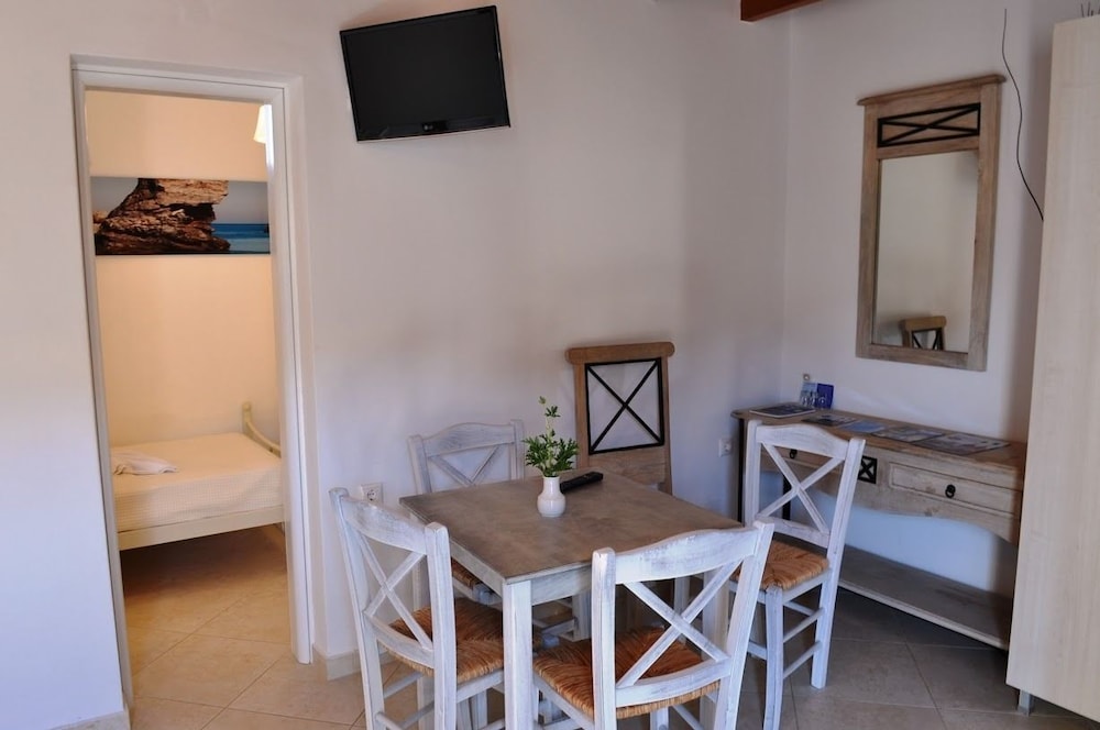 Amorgion Hotel 28/50