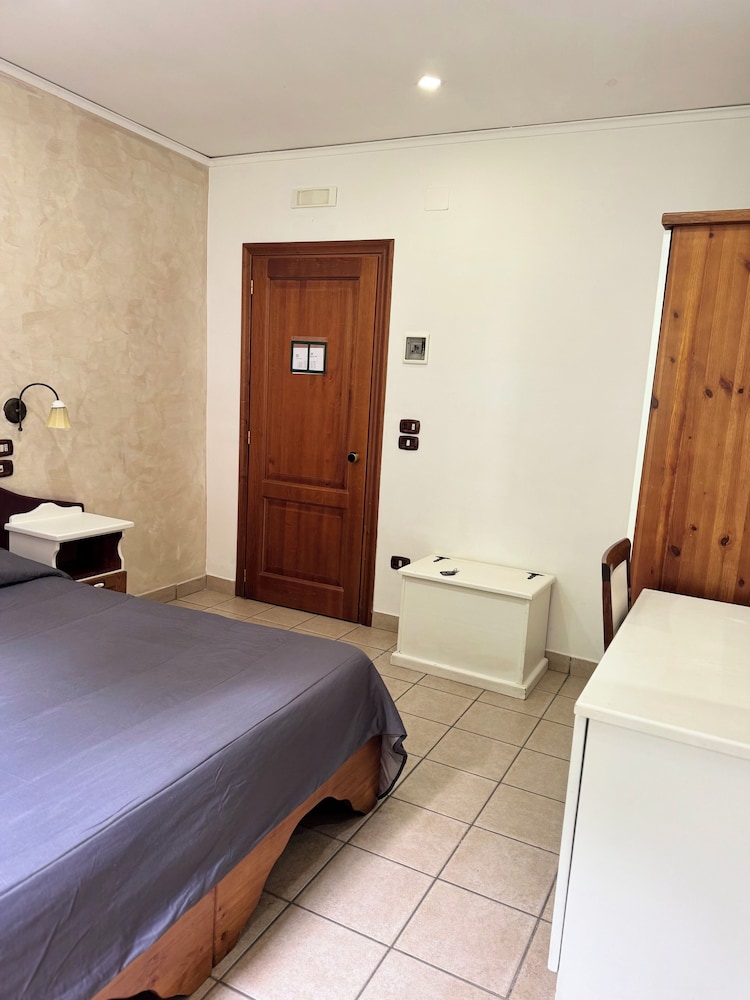 ECONOMY, DOUBLE BED