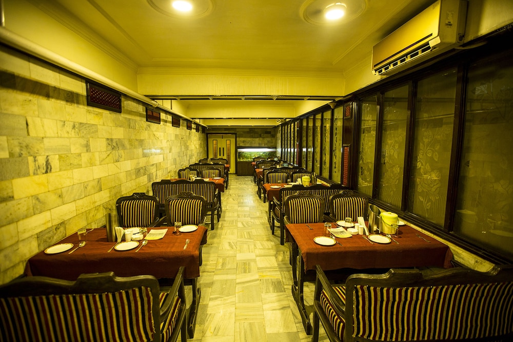 DEEP AVADH. 20/23
