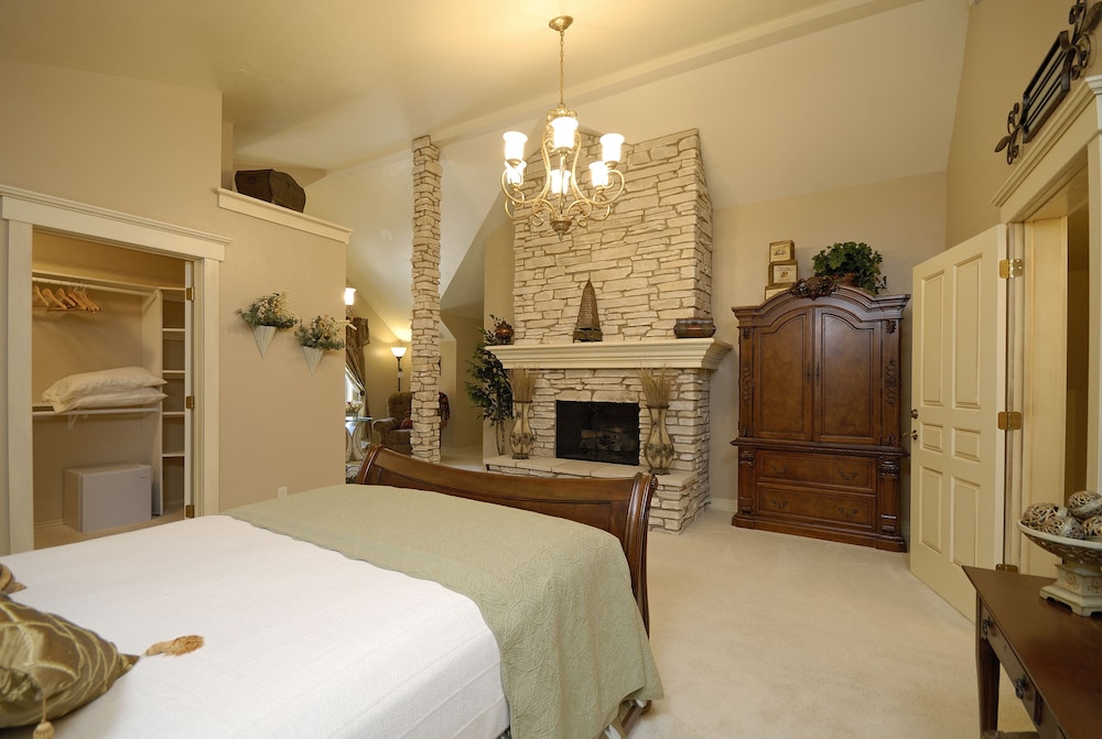 The Roost Bed and Breakfast 7/40