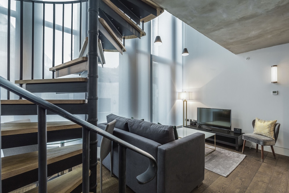 Soho Lofts by Aeria Apartments 33/40