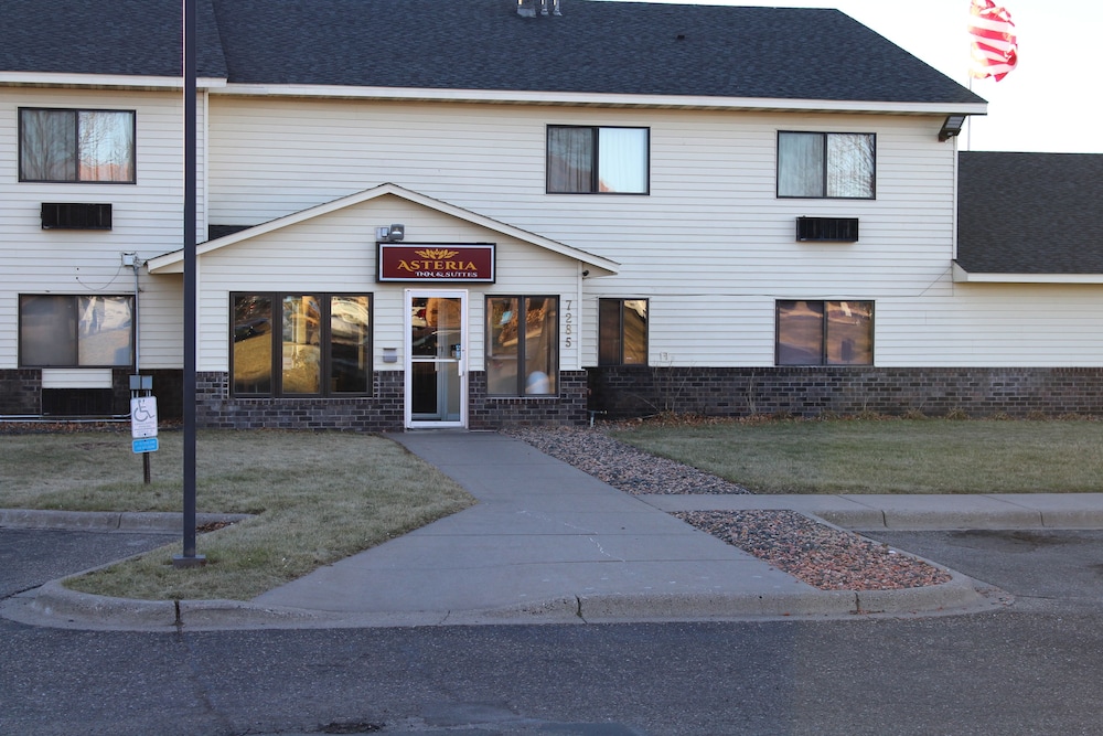 Coratel Inn and Suites Maple Grove 46/50