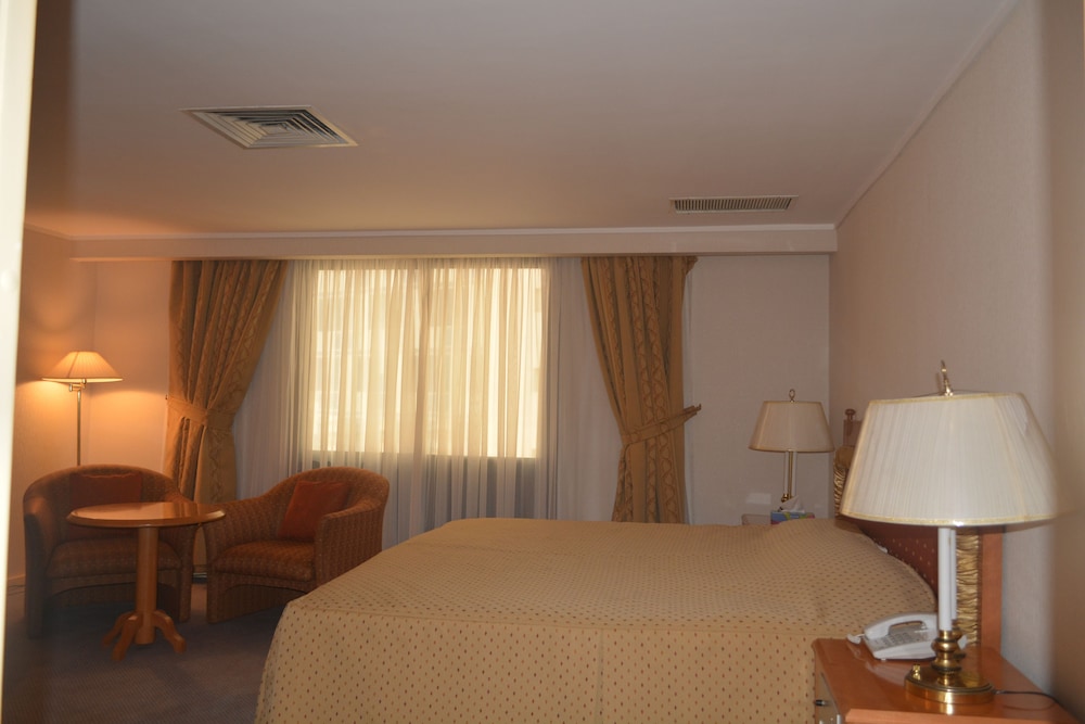 Carlton Tower Hotel 32/55