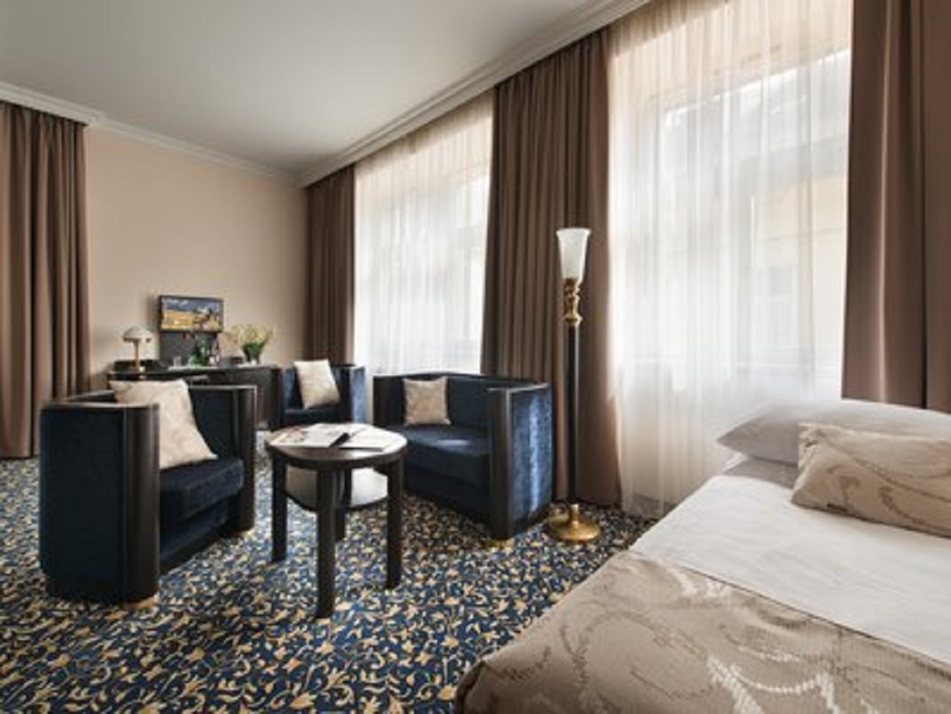 Room, Triple
