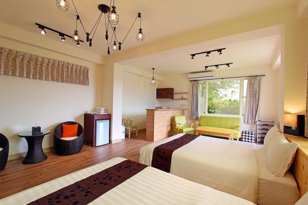 Cai Feng B&amp;B 14/37