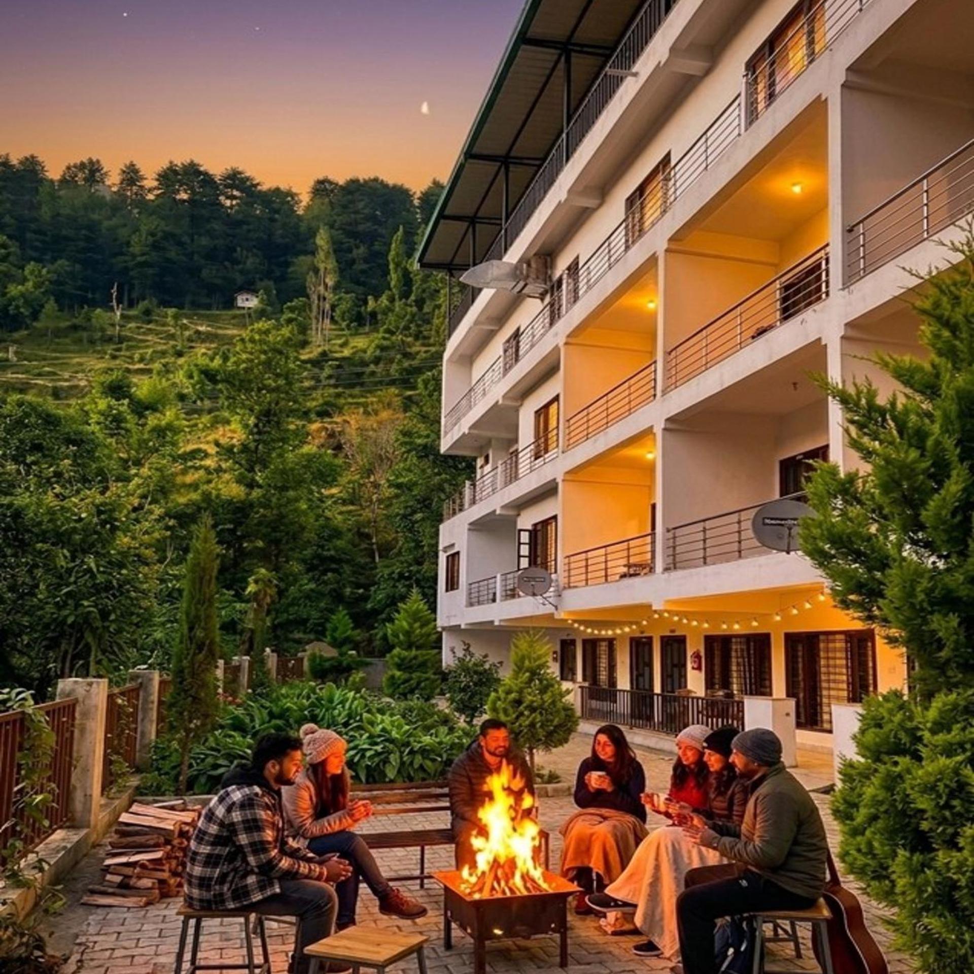 La Riqueza Dhanolti View in DHANAULTI