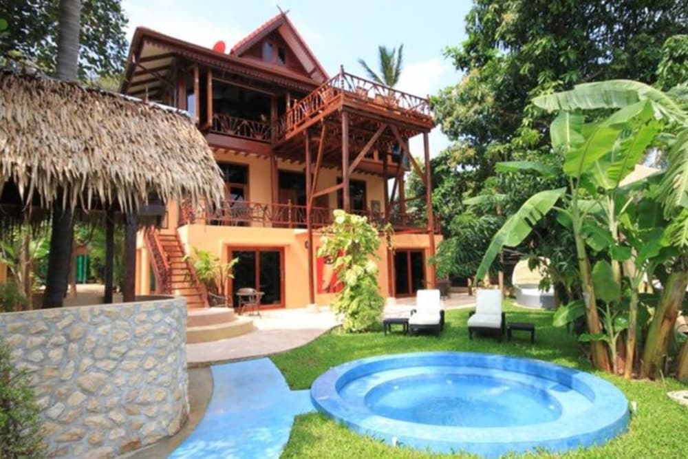 7 Br Sea Front Koh Phangan 32/37