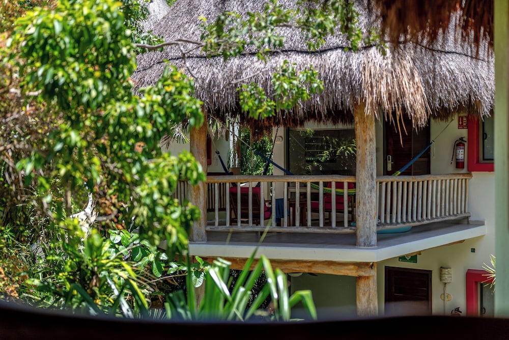 Riviera Maya Suites 4/50