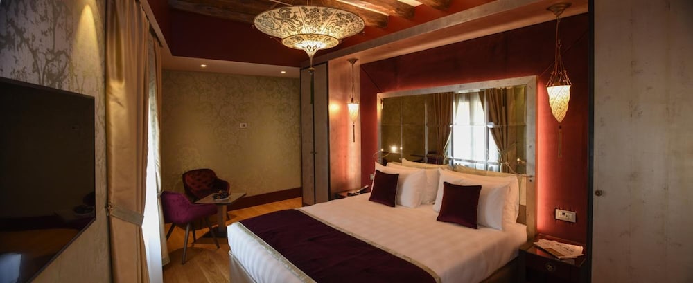 Santa Croce Boutique Hotel 46/65