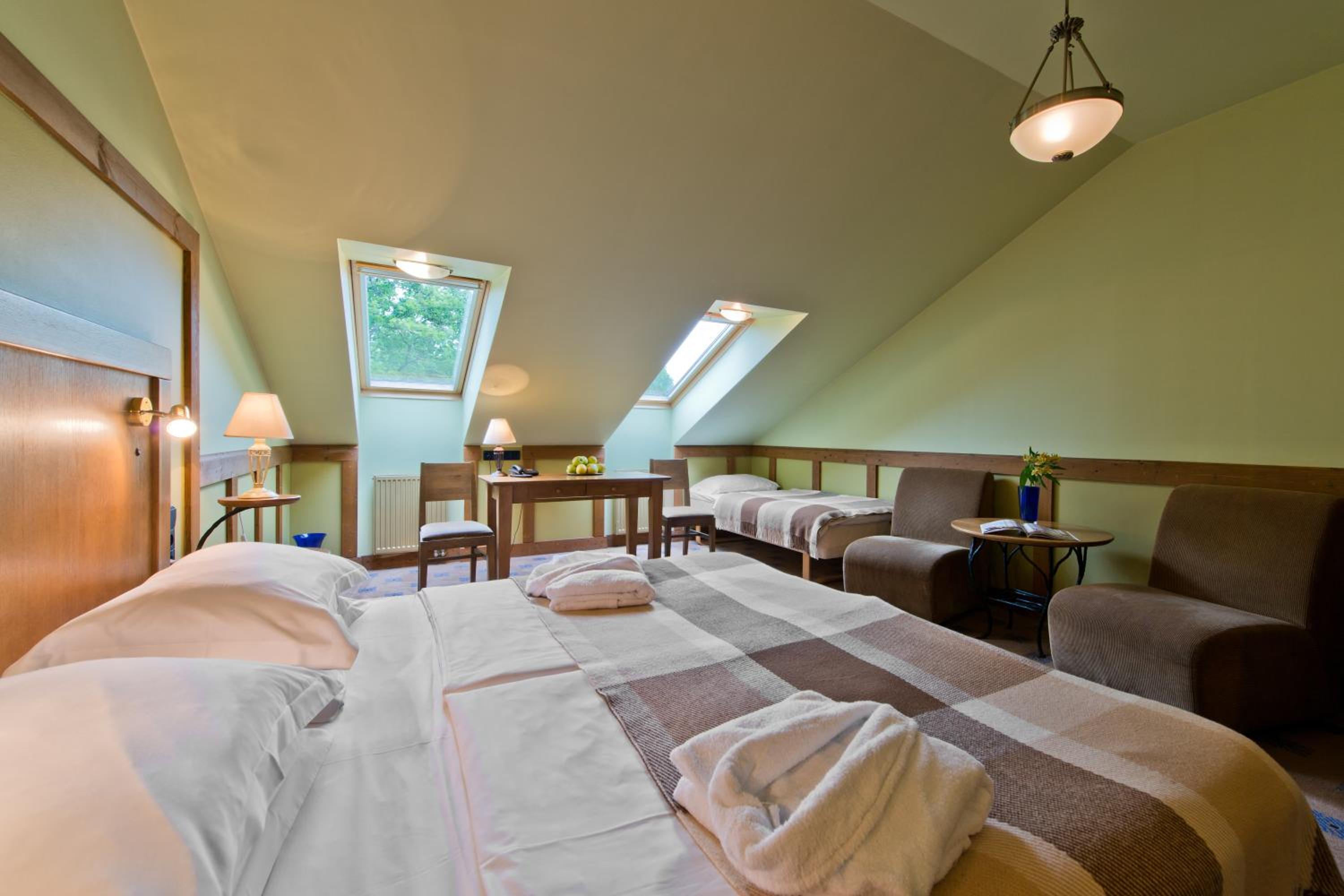 Room, Double or Twin Bed, Sauna, Hot Tub