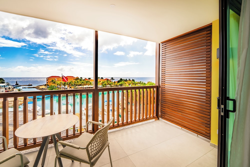 Lions Dive Beach Resort Curacao 48/72