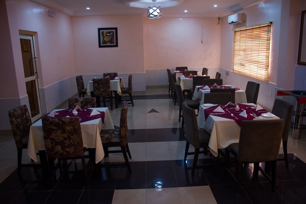 Eastgate Hotel Lekki 51/61