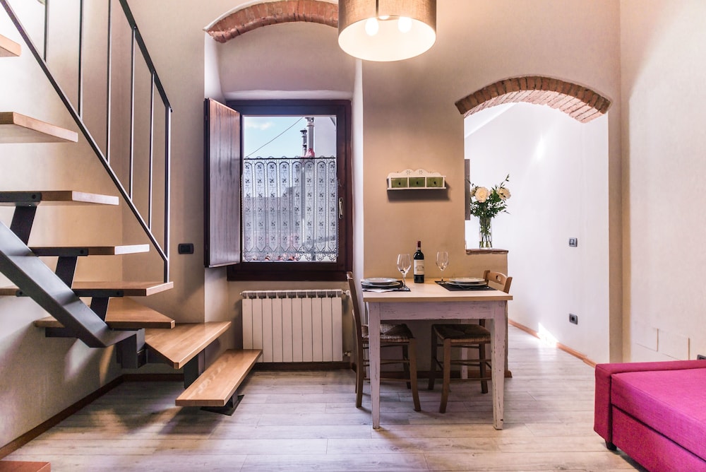 A Few Steps to The Duomo Elegant 2BD Apt 18/29