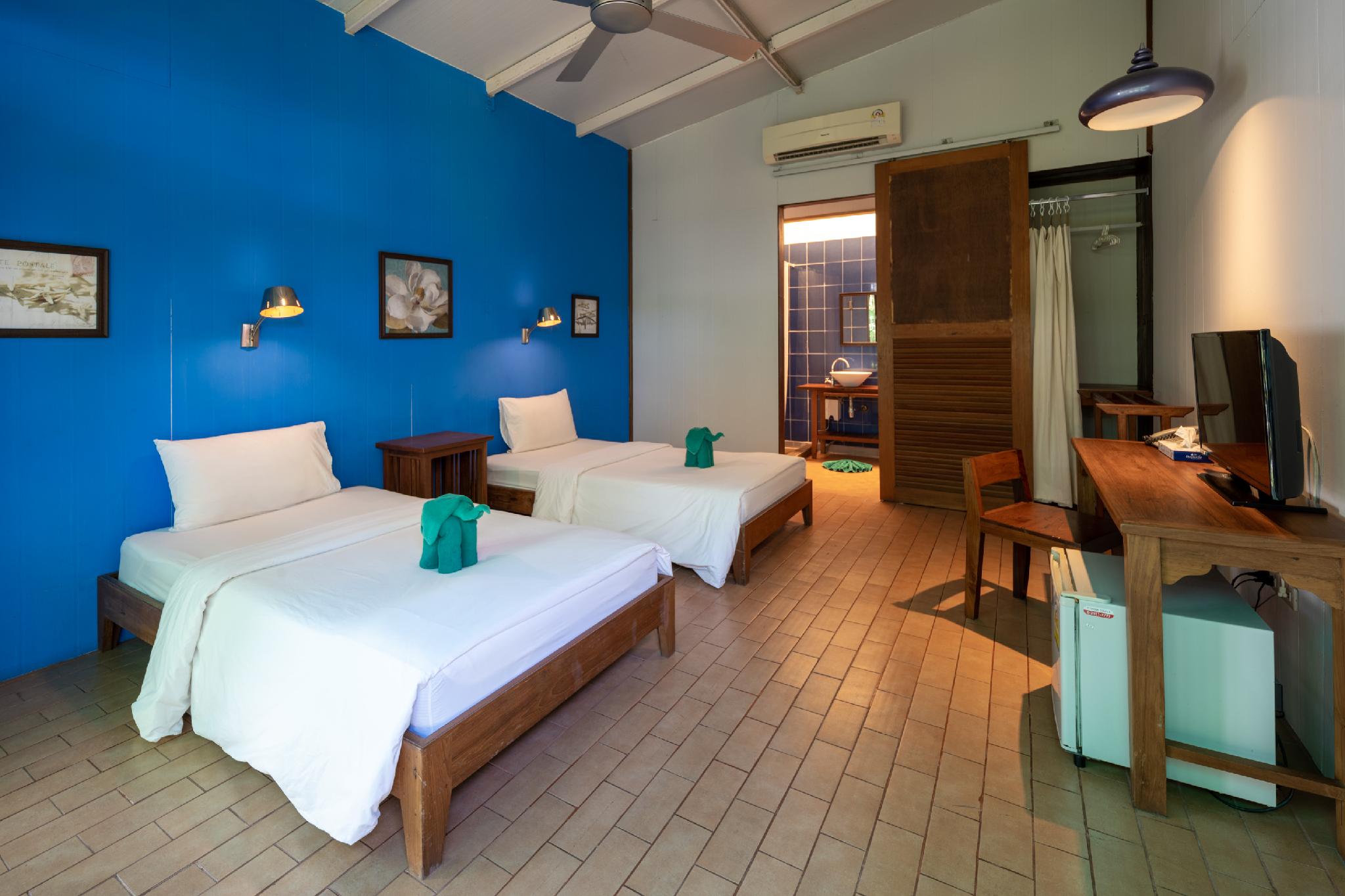 STAGE, TWIN BEDS