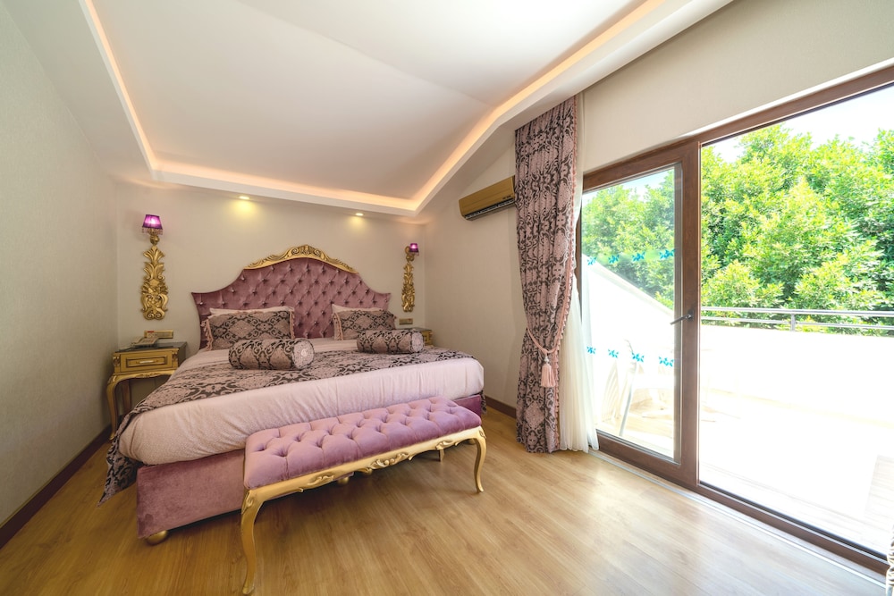 Sundia by Liberty Oludeniz 32/65