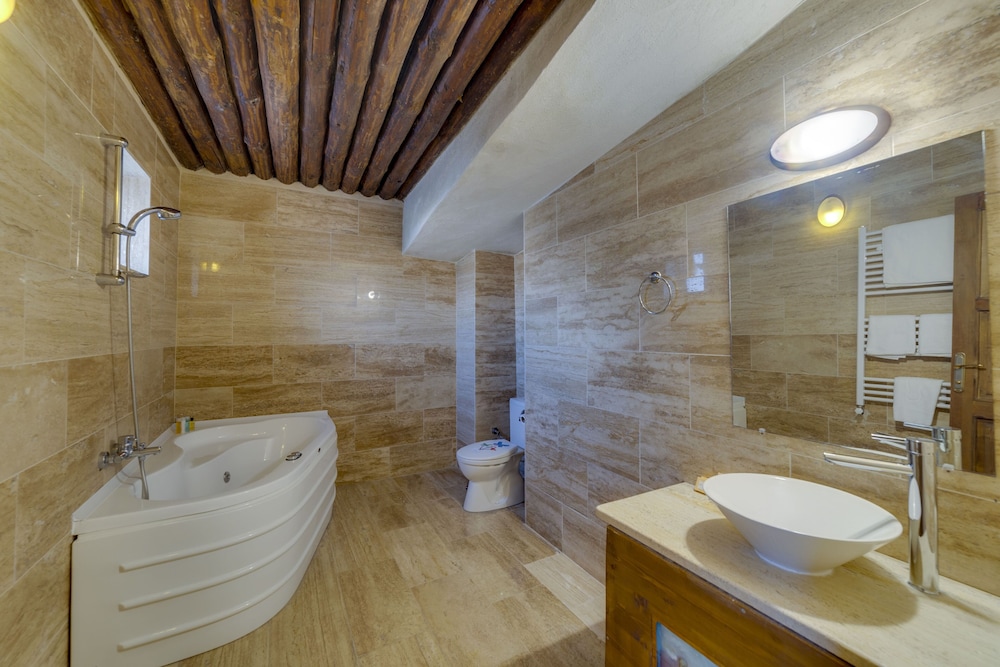El Puente Cave Hotel 41/50