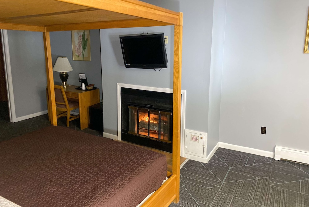 Travelodge By Wyndham Lincoln Near White Mountain 23/53