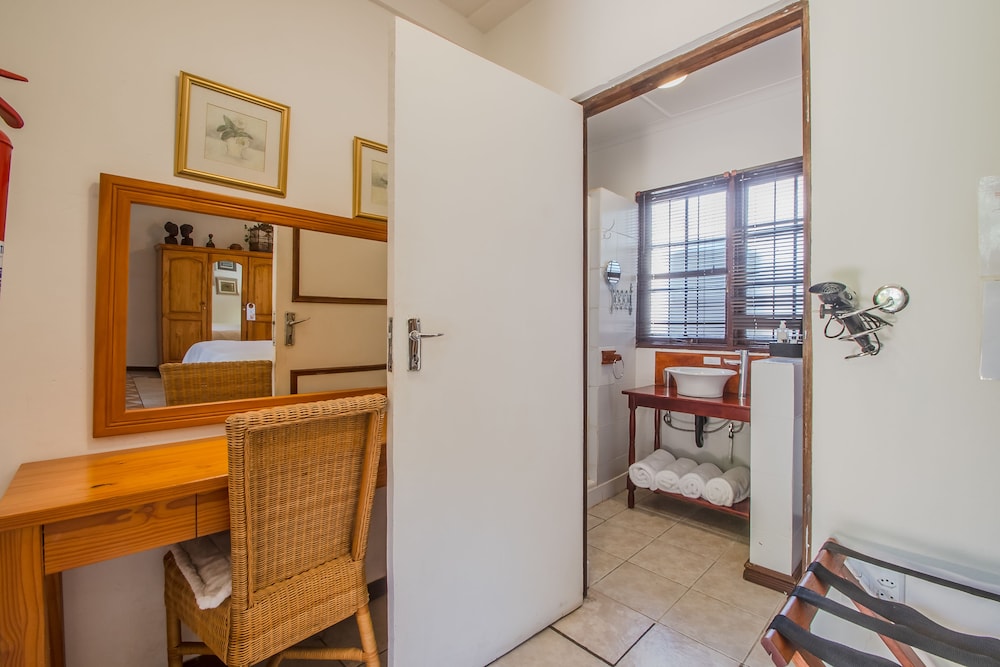 Honeypot Guesthouse 50/50