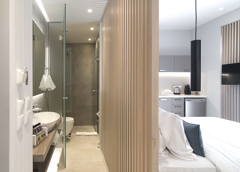Acropolis Stay 44/50