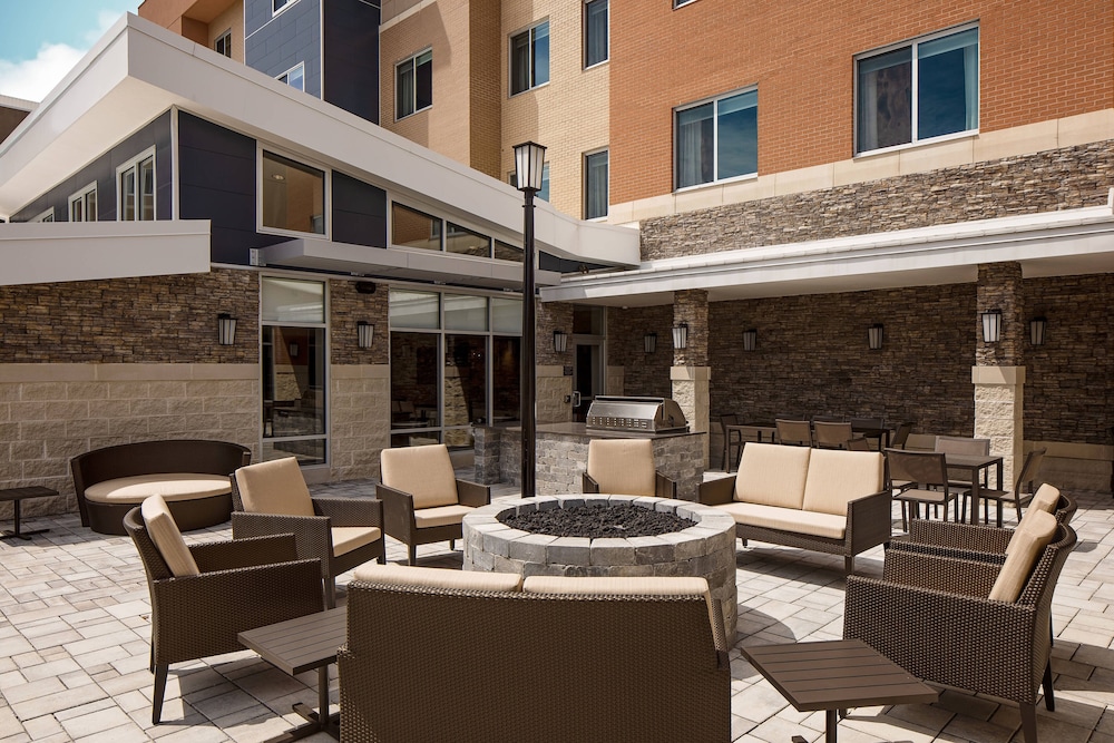 Residence Inn by Marriott Detroit Farmington Hills 34/45