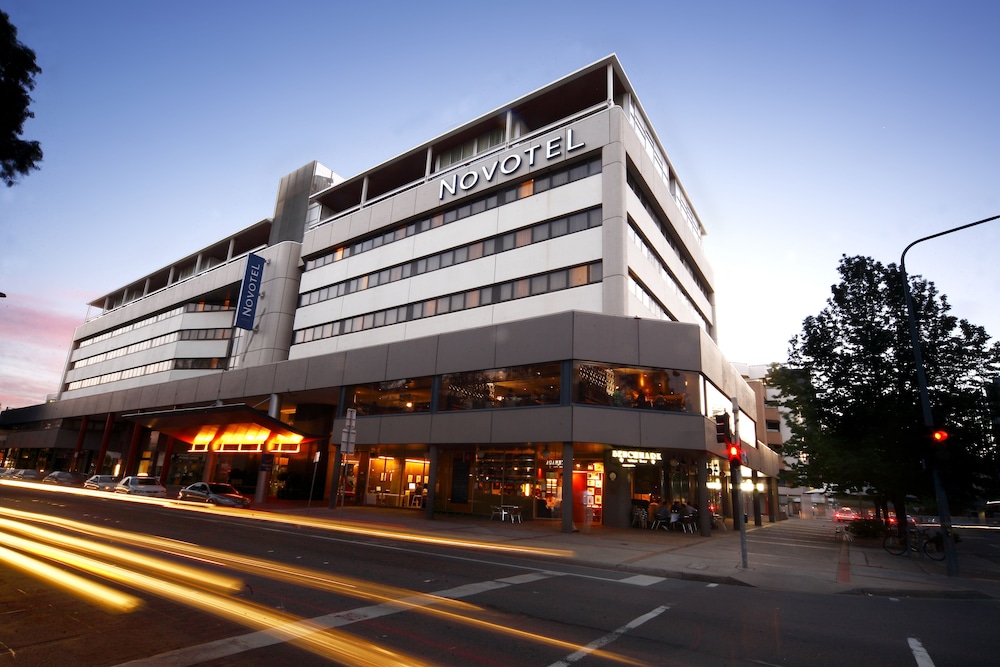 Novotel Canberra 3/72