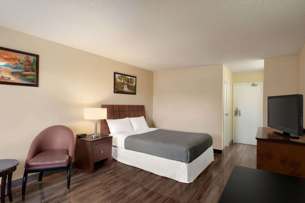 Travelodge by Wyndham Swift Current 13/53