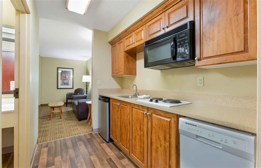 Studio 6 Extended Stay Findlay Tiffin Avenue OH 48/50
