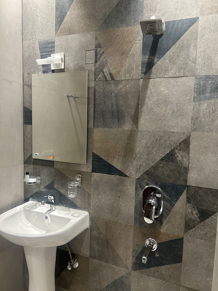Hotel Katani Inn, Kharar 14/15