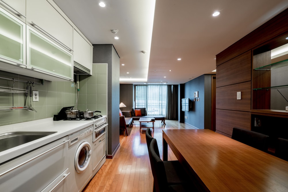 Oriens Hotel Residences 27/58