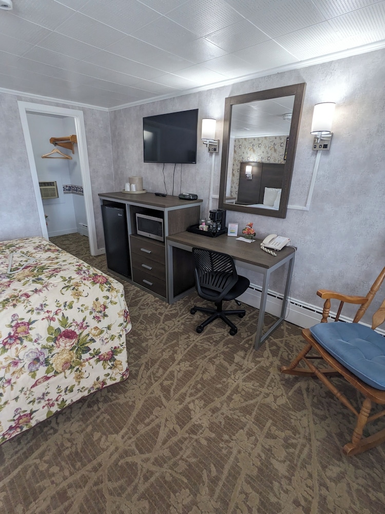 Bennington Motor Inn 26/35
