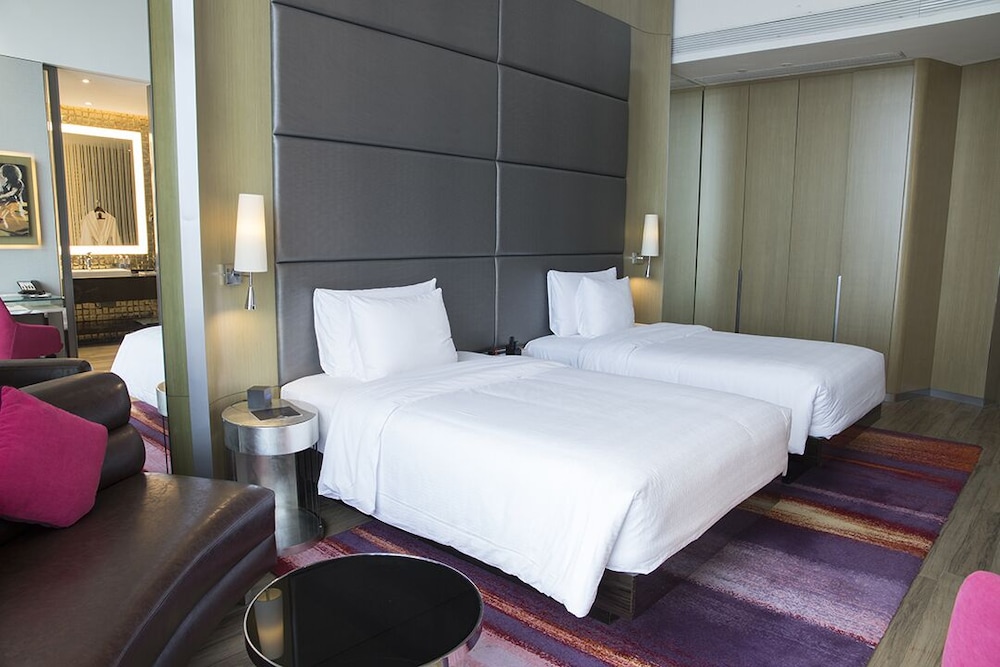 Hard Rock Hotel Shenzhen 24/94