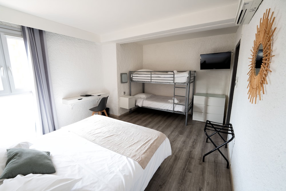 Hotel Aquarius 7/41