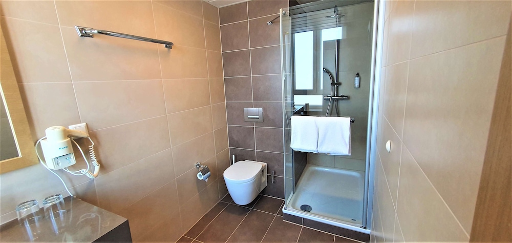 Golden Tulip Kassel Hotel Reiss 20/58
