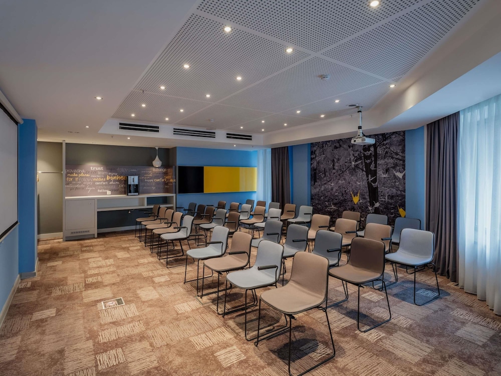 Ibis Yerevan Center 60/67