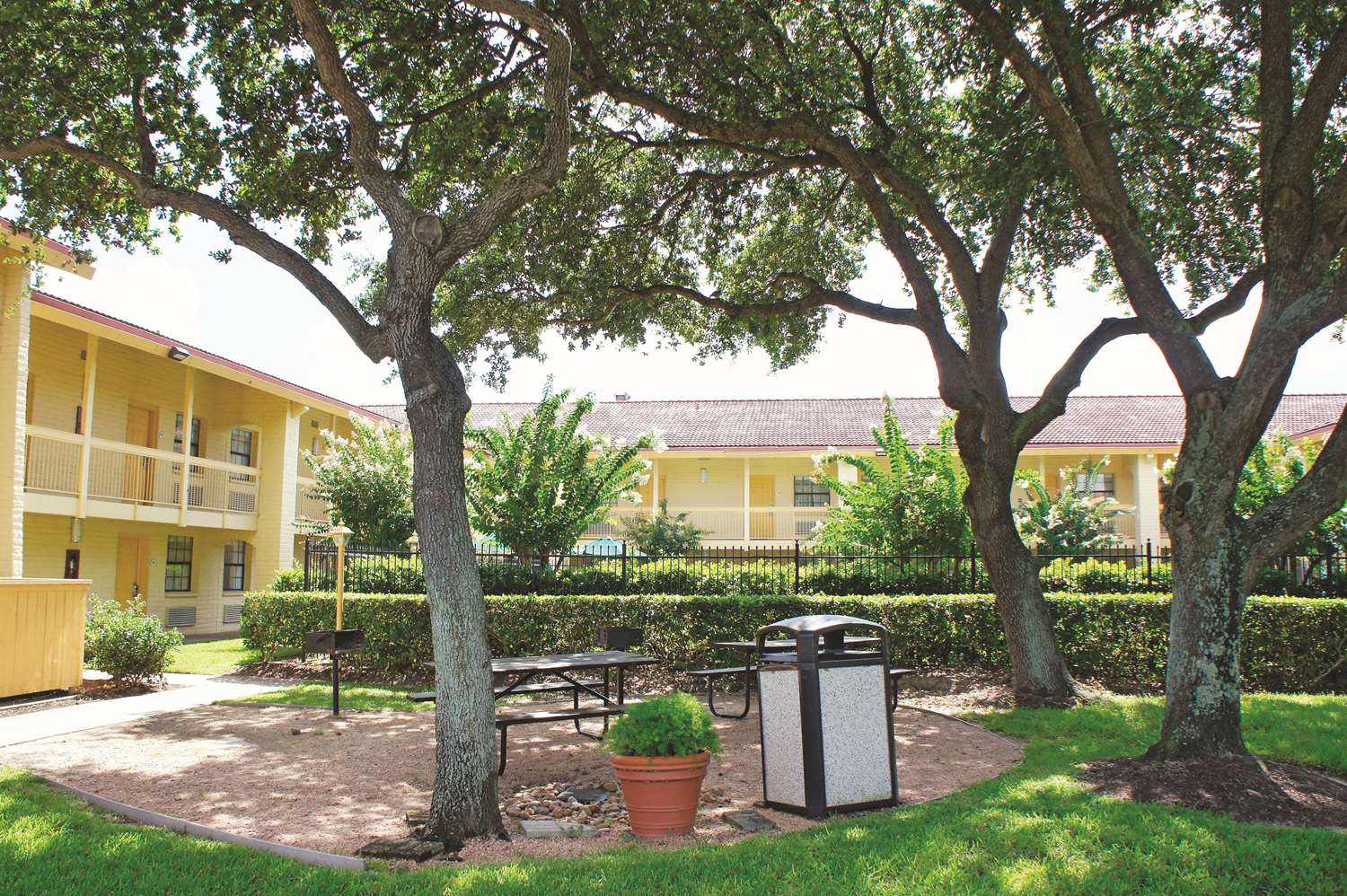 Baymont by Wyndham Houston La Porte 9/13