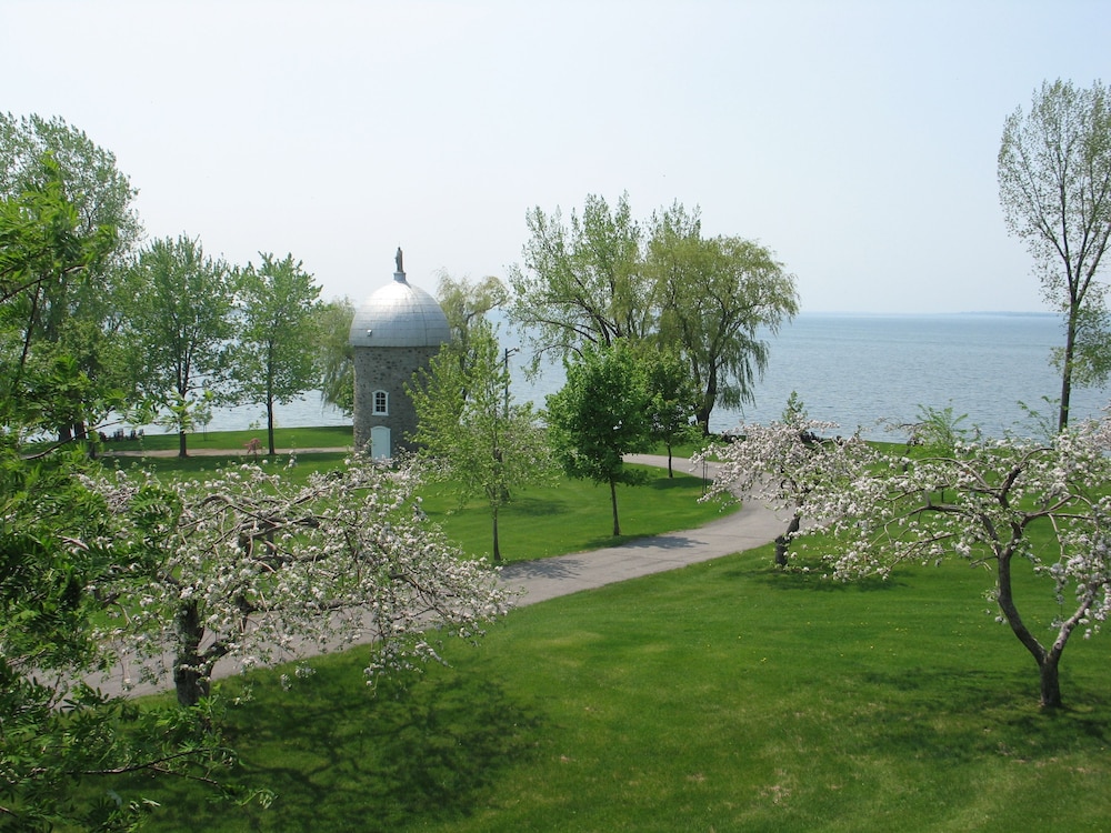 Manoir D'youville 46/50