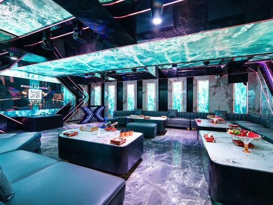 Donghu Grand Hotel 46/49