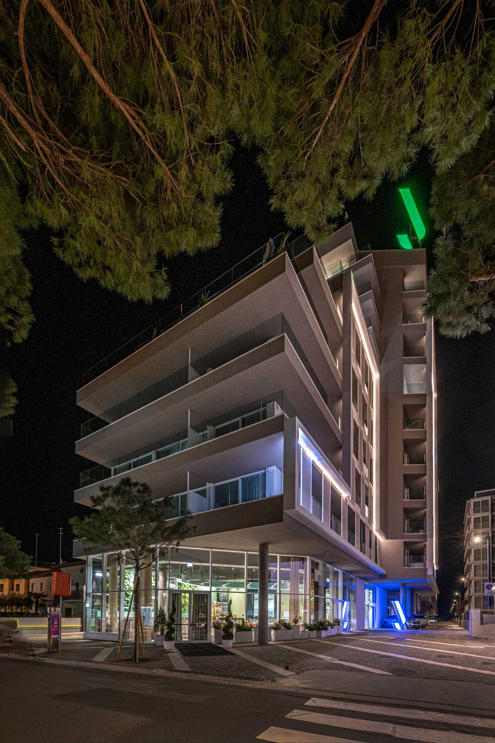 J44 Lifestyle Hotel 1/36