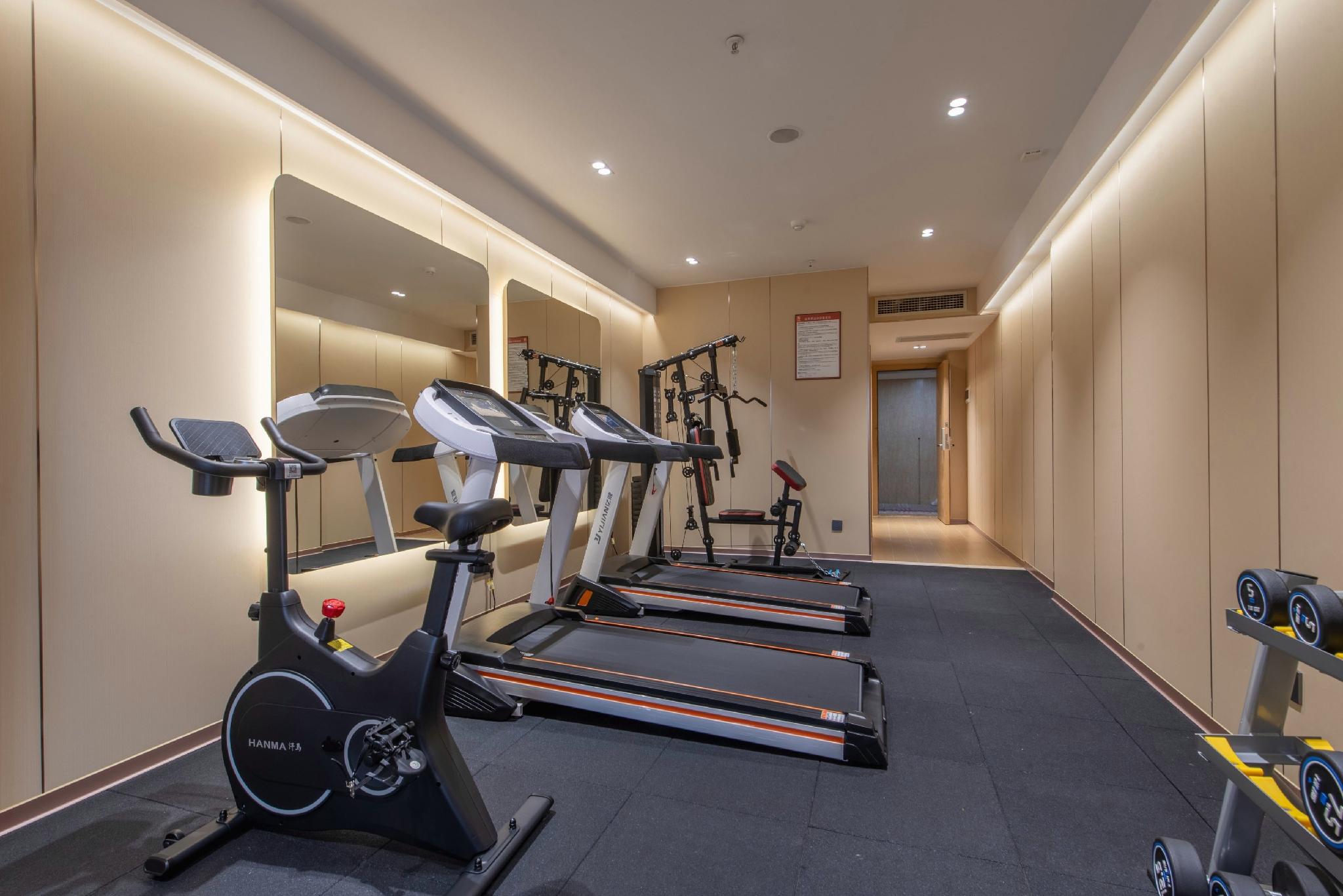 Lavande Hotel Guangzhou South High Speed Railway Station Shibi Metro Station 49/59