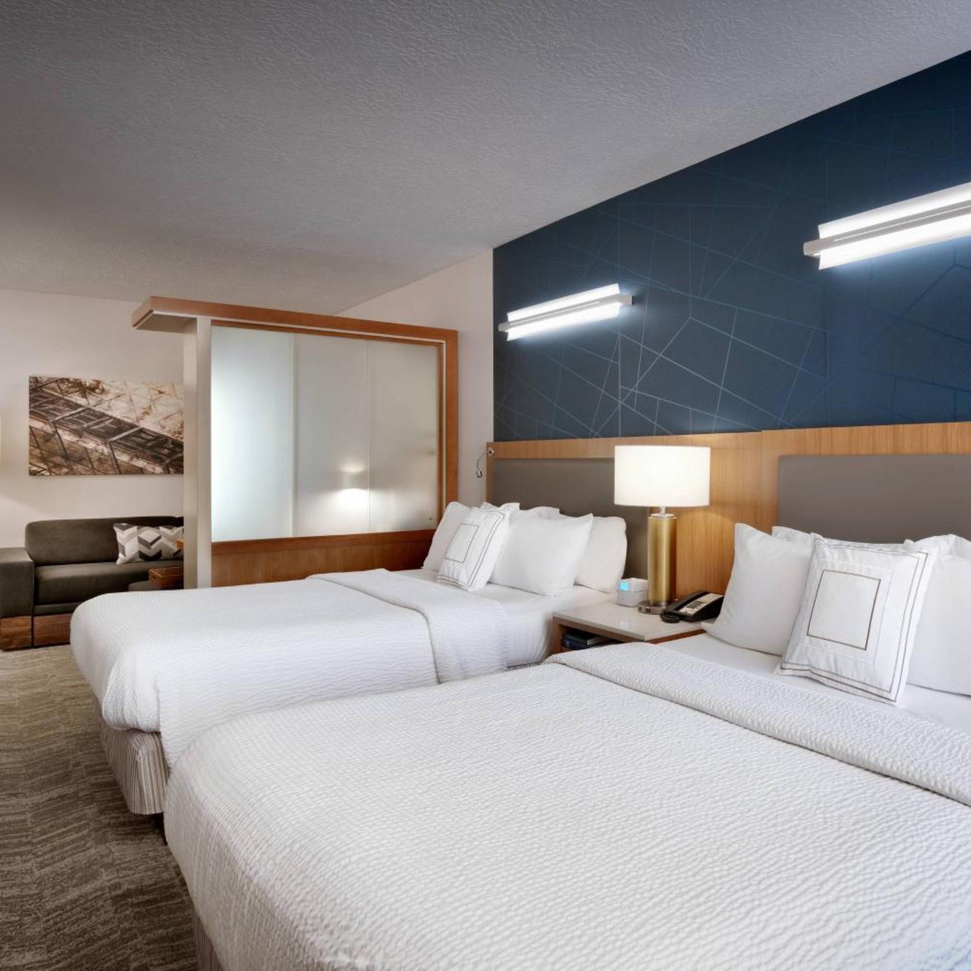 Suite, 2 Queen Beds, Trundle Bed, Sofa